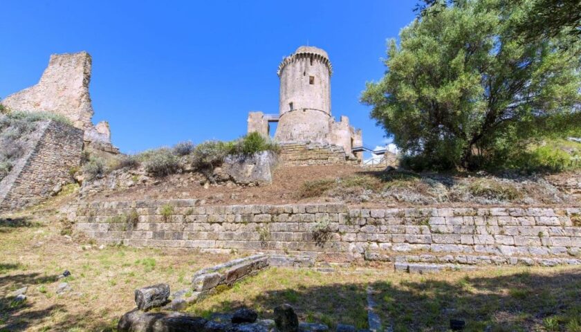 CONTINUANO LE APERTURE STRAORDINARIE SERALI A PAESTUM E VELIA