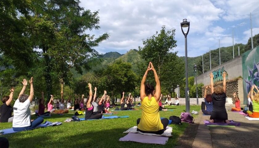 Baronissi – questa mattina il Parco del Ciliegio ospiterà “Yoga in Parco”