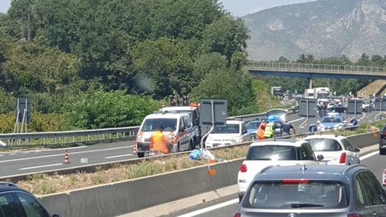 Schianto in moto sull’A1, nonno e nipote di 12 anni erano di Angri