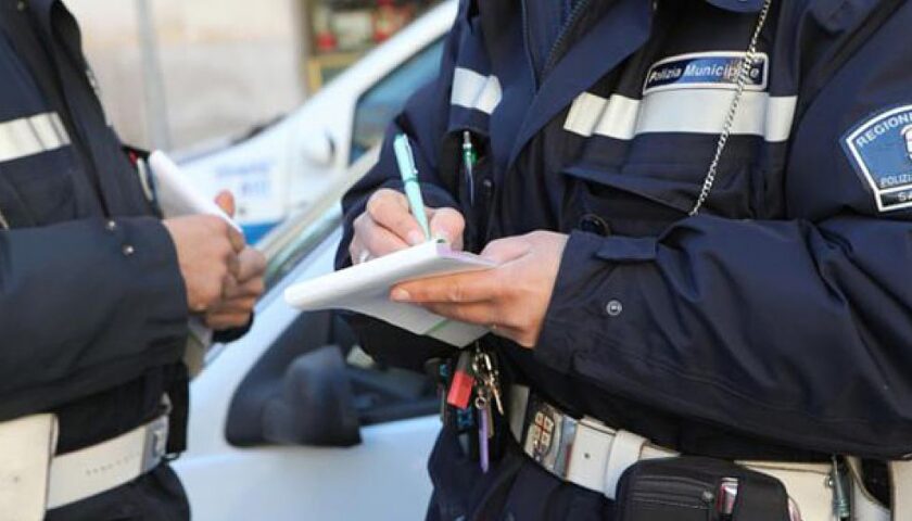 Turista straniero urina in strada a Positano, filmato e multato