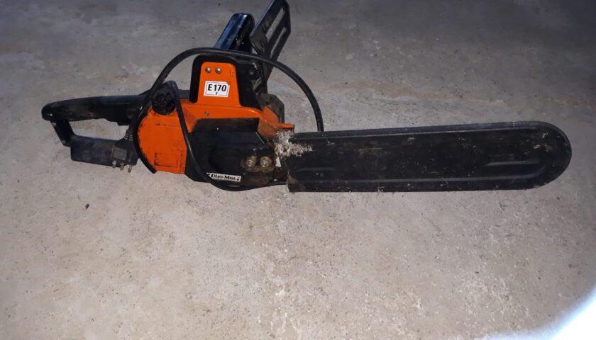 A Sarno rubati 13 tagliaerba della Regione