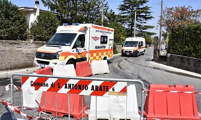 Focolai a Sant’Antonio Abate, l’Humanitas trasferisce al Cotugno due positivi al covid 19