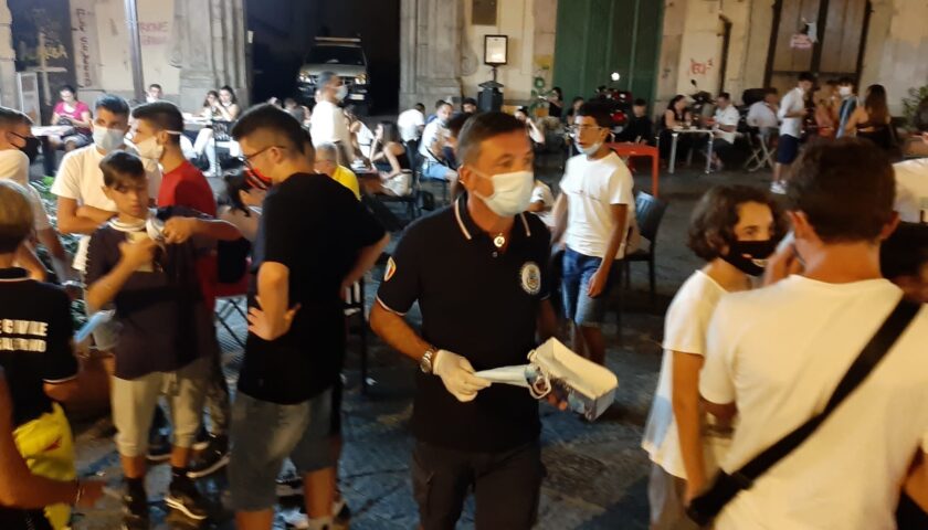 Salerno, il Comune ha distribuito 43mila mascherine della Regione Campania