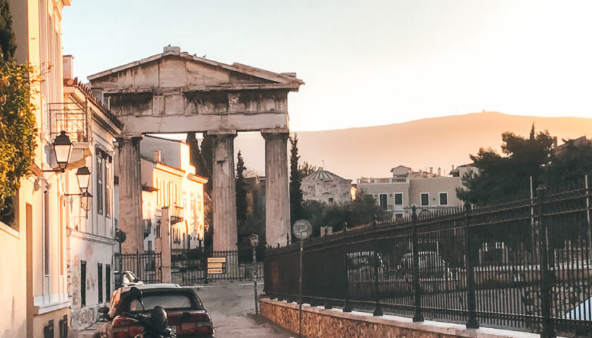 Covid, aumenti dei contagi in Grecia: obbligo di mascherine