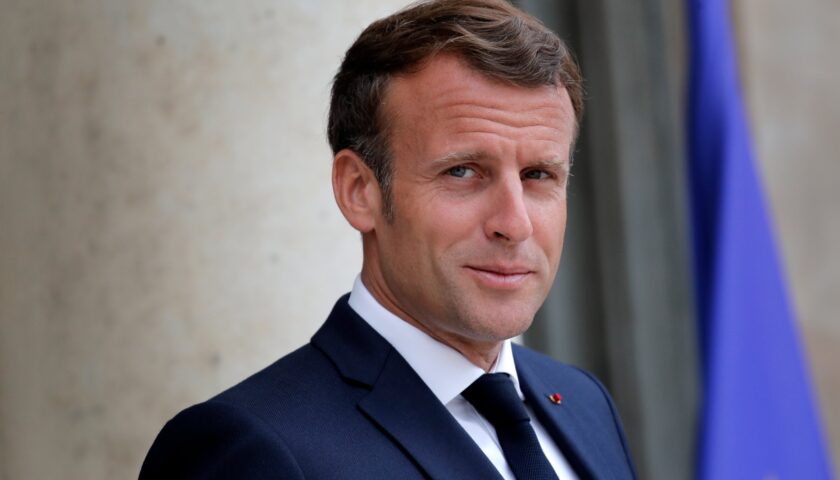 Macron non esclude di fornire a Kiev i carri armati Leclerc