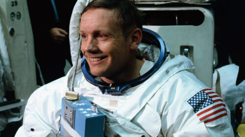 Il 25 agosto del 2012 muore Neil Armstrong Il 25 agosto del 2012 muore Neil Armstrong
