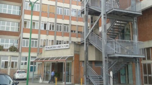 Oliveto Citra, si frattura la mano ma in ospedale trova la radiologia chiusa Oliveto Citra, si frattura la mano ma in ospedale trova la radiologia chiusa