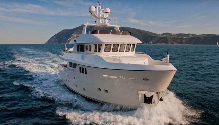 A Palinuro approda lo yacht Stella del Nord di Andrea Bocelli