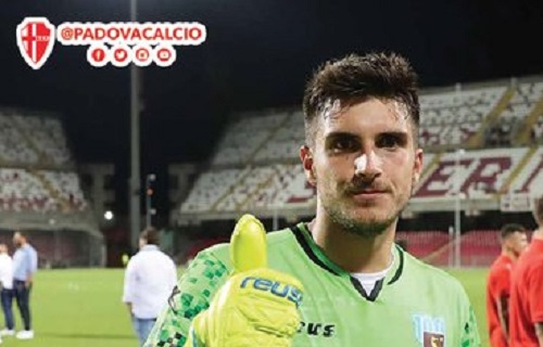 La Salernitana ufficializza due operazioni in uscita: il portiere Vannucchi al Padova, l’attaccante Volpicelli al Matelica