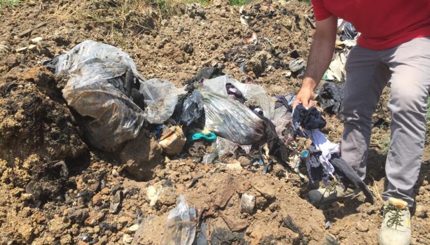 Blitz a Serre, 30 denunciato per sversamenti illeciti di rifiuti speciali
