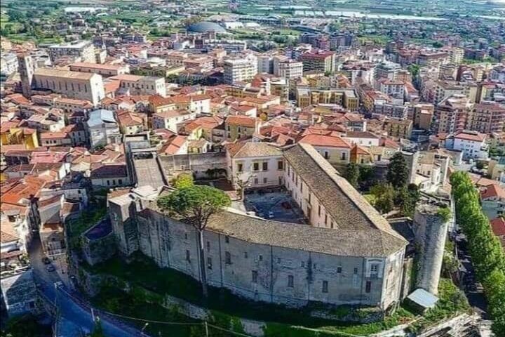 Eboli – Predisposizione aree di sosta per i residenti nel centro storico: dal 31 agosto al 2 settembre i lavori di delimitazione delle aree