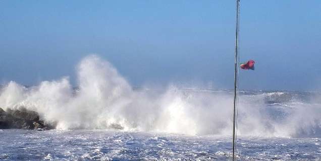 Allerta meteo della Protezione civile per domani: mare agitato e forte vento