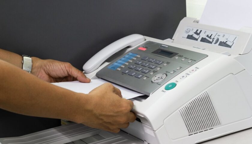 Usa il fax della scuola per scopi personali, funzionario di Sarno rischia il processo per peculato