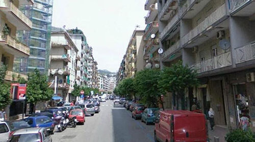 Salerno, anziano scippato in via Mobilio: il malvivente fugge con il portafogli Salerno, anziano scippato in via Mobilio: il malvivente fugge con il portafogli