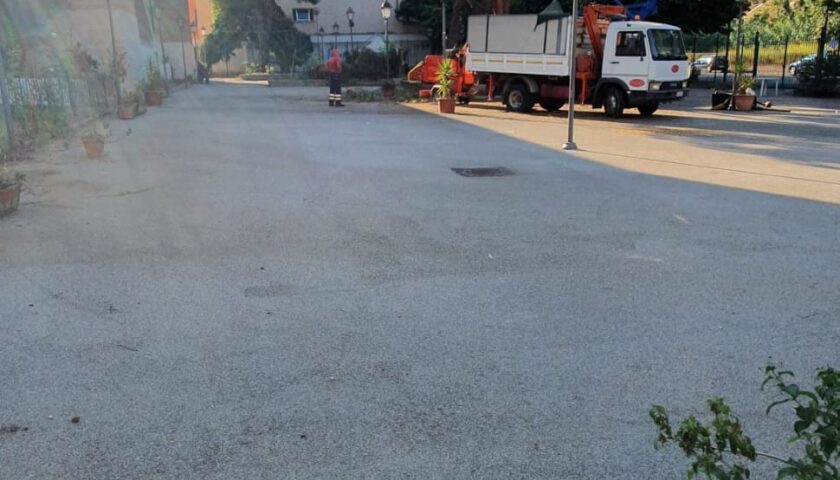 SALERNO, BONIFICATA AREA DI FRONTE CHIESA GESÙ REDENTORE