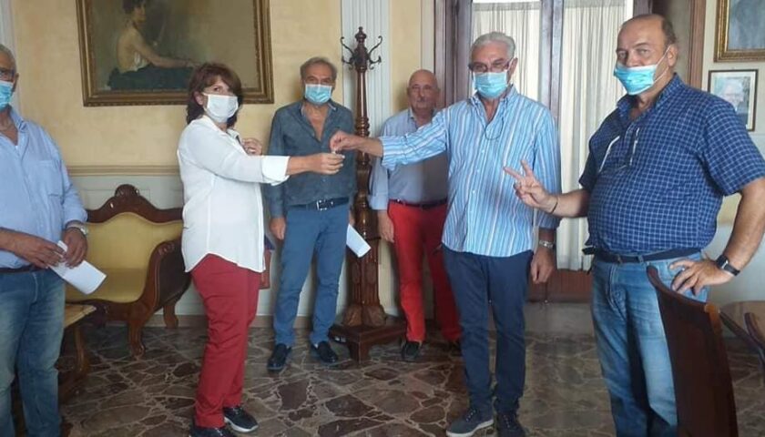 Sarno, il sindaco consegna all’Asl le chiavi della struttura di Via Sarno-Palma confiscata alla camorra