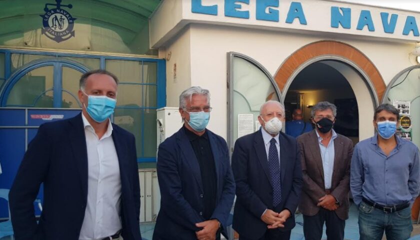 Apertura dei Campionati Italiani Giovanili di vela,  presenti il governatore De Luca e il sindaco Napoli