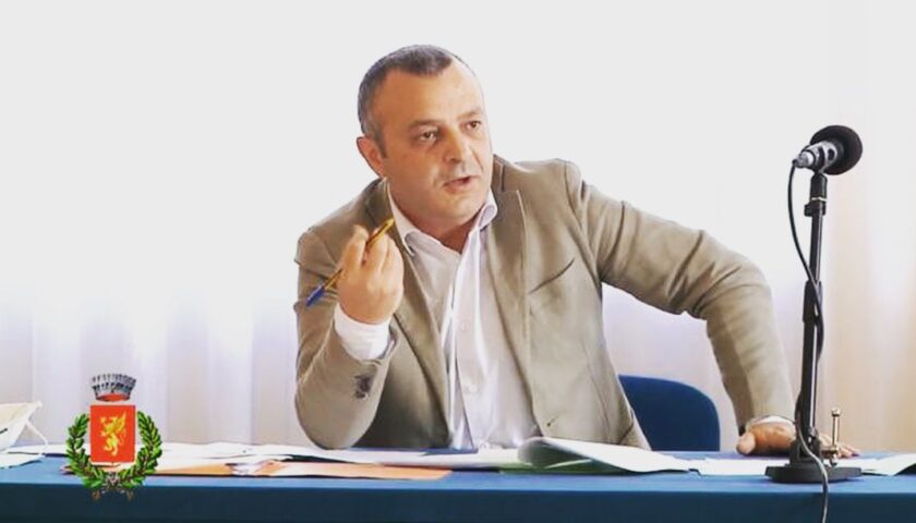 A Giffoni Sei Casali 18 positivi, il sindaco Munno: “Ci vuole coscienza individuale”