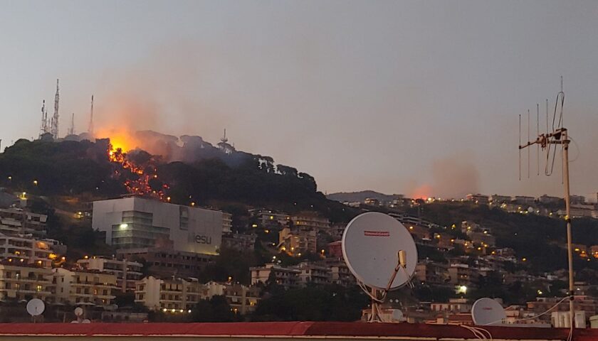 Incendio colle Bellaria, la strada Panoramica resta chiusa a scopo precauzionale