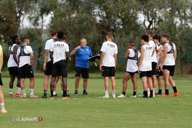 Salernitana, paura nel corso dell’allenamento di ieri: malore per Dziczek