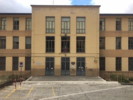 Scuola: a Sala Consilina banchi monoposto autoprodotti