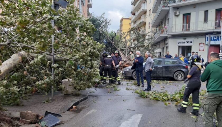 Tromba d’aria su Salerno, il sindaco Napoli a Torrione per un sopralluogo