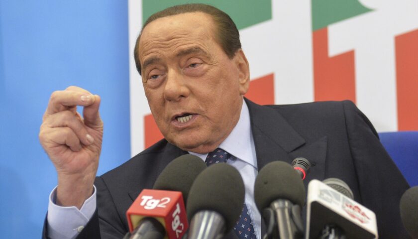 Berlusconi: “Voteremo lo scostamento di bilancio”