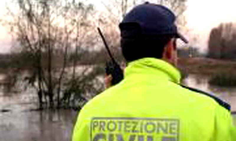 Maltempo, Protezione Civile Regione Campania al lavoro: oltre 100 brandine inviate a Sarno e Monteforte Irpino per campi accoglienza