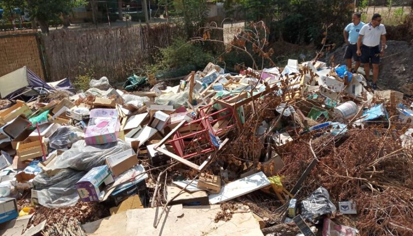 MARINA DI CAMEROTA, SEQUESTRATA UNA DISCARICA ABUSIVA A CIELO APERTO