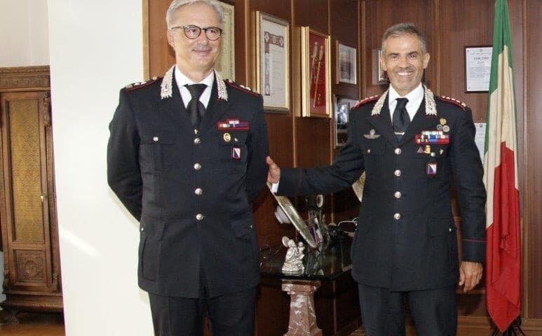 LE CONGRATULAZIONI DEL SINDACO MORRA AL MAGGIORE DEI CARABINIERI CISTERNINO PROMOSSO TENENTE COLONNELLO