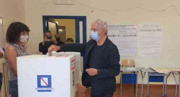 Elezioni, sindaci e De Luca al voto da soli