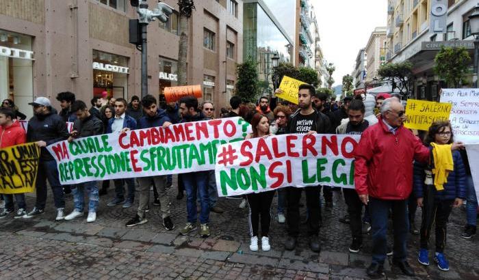 Contestazione a Salvini, 12 salernitani a processo