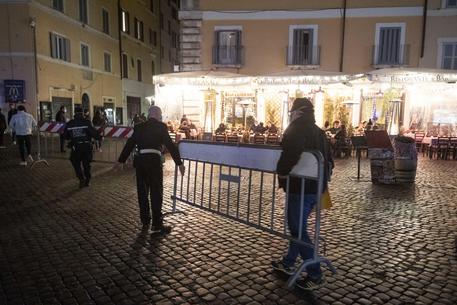 Coprifuoco, incidenti nella notte a Roma