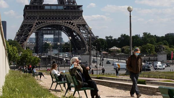 Covid nel Mondo: record di casi in Germania, coprifuoco in Francia