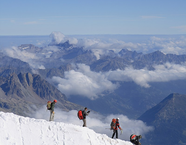 Il 23 ottobre 1863 su iniziativa di Quintino Sella viene fondato il Club Alpino Italiano