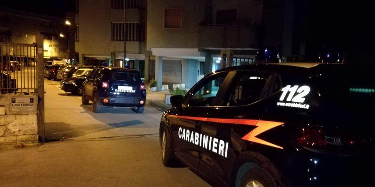 Non si ferma all’alt e tenta di speronare auto dei carabinieri a Eboli, arrestato 37enne