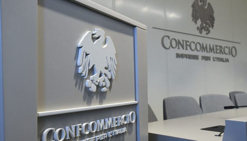 Confcommercio Campania, subito ristori seri e misure drastiche