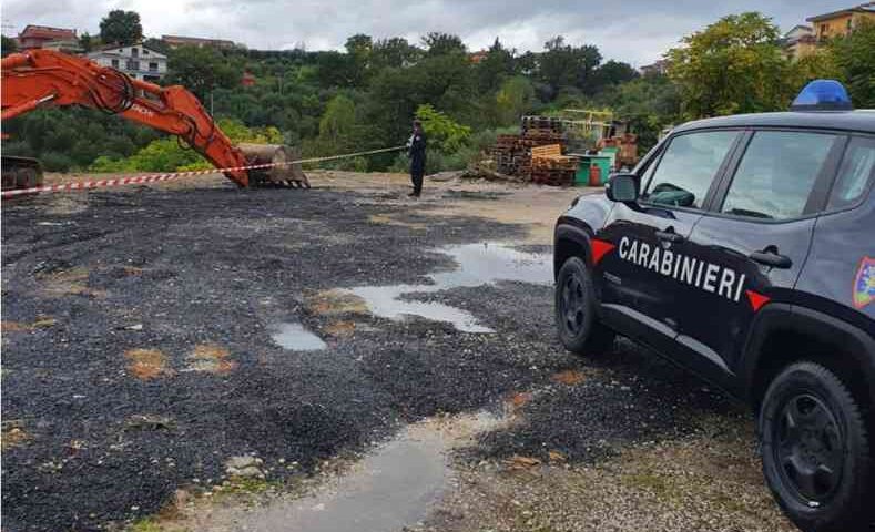 Scafati, sequestrato in area Pip un deposito incontrollato di rifiuti