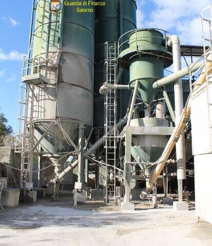 RIFIUTI STOCCATI IN UN’AREA SOTTOPOSTA A VINCOLO PAESAGGISTICO: SIGILLI AD UN’AZIENDA DI BATTIPAGLIA