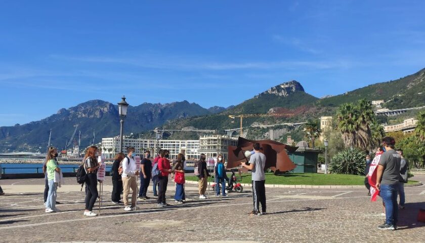 Salerno, Giovani Comunisti e collettivo Studenti Ribelli: “Diritto allo studio garantito? Sempre peggio”