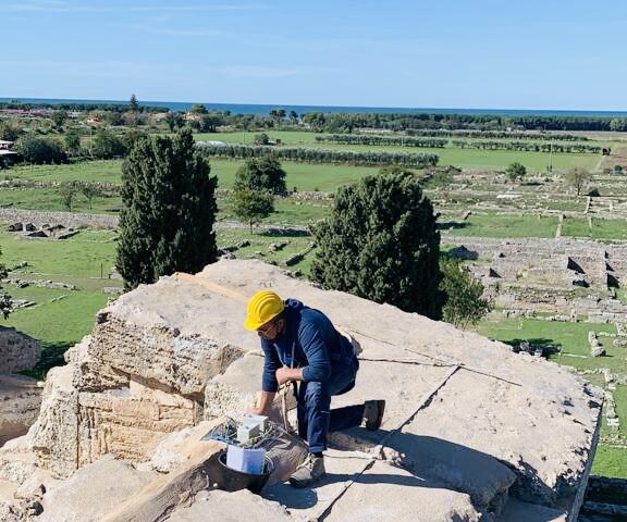 PAESTUM, MICRO-MOVIMENTI DEL TEMPIO DI NETTUNO RILEVATI DA SENSORI DI TECNOLOGIA AVANZATA