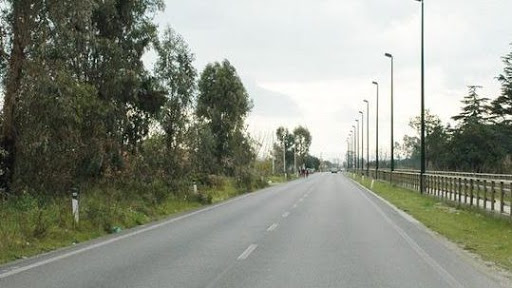 Rapinano coppia in auto sulla Litoranea di Battipaglia, arrestato marocchino. Complice in fuga