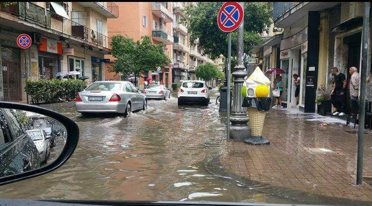 Il maltempo si abbatte sul Salernitano: allagamenti a Nocera e nella Valle dell’Irno. Il fiume Irno si ingrossa a Salerno