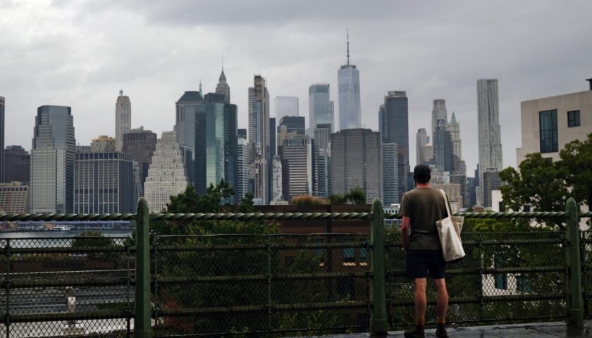 Covid nel Mondo, record di casi in un giorno negli Stati Uniti. Italia tra i 10 paesi più colpiti. Alla Francia il primato europeo