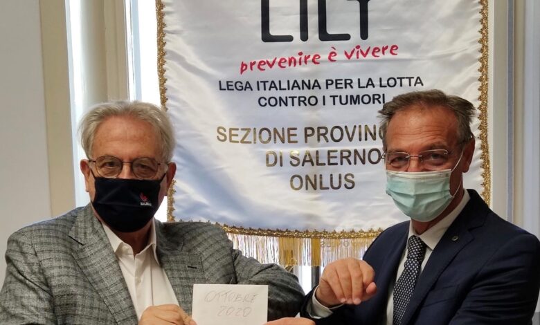 L’associazione commercialisti di Salerno consegnano contributi per i meno fortunati