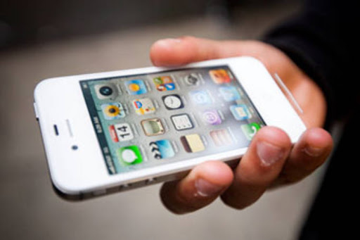 Codici: iPhone che non resistono all’acqua, diffida e class action contro Apple