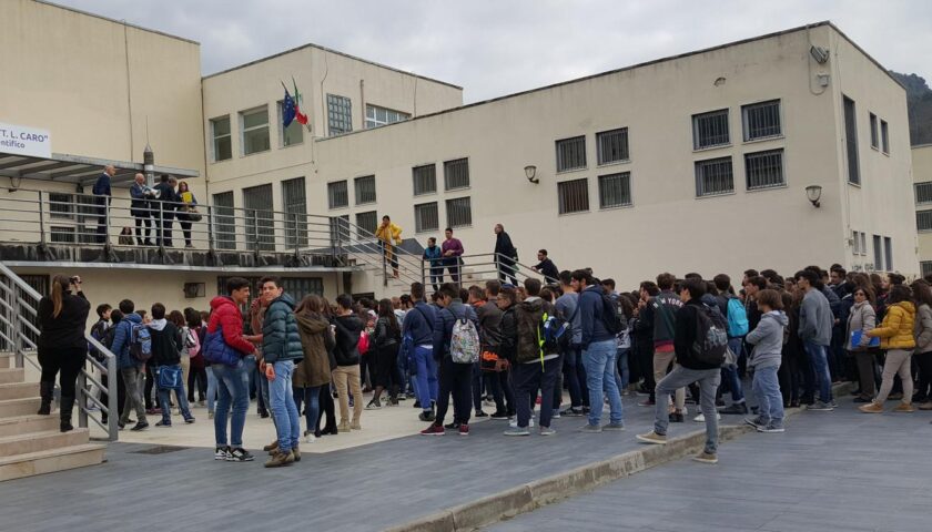 Covid, chiuso per sanificazione oggi a Sarno il liceo “Tito Lucrezio”: riaprirà lunedì