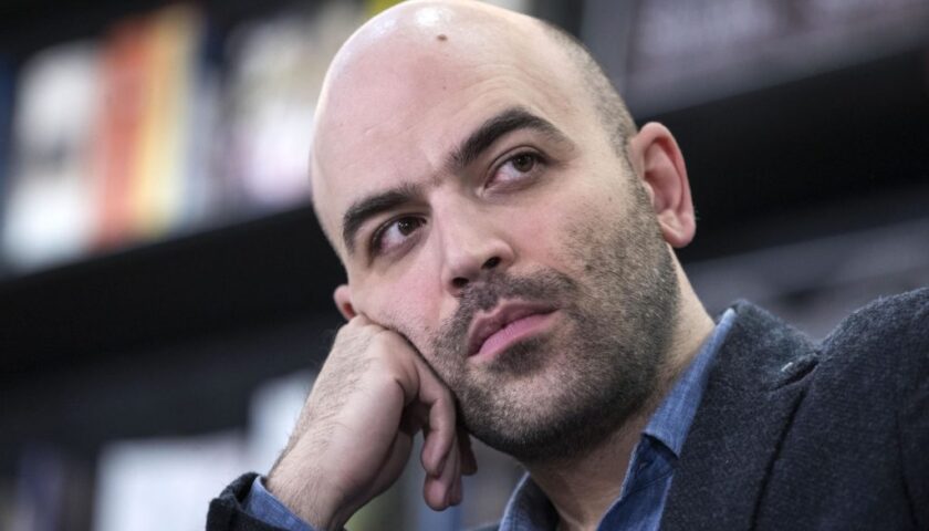 Verona cancella la cittadinanza onoraria a Saviano: “Mai ringraziato e sempre espressioni di disprezzo contro Salvini”