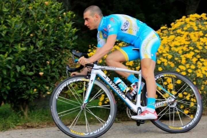 A Nocera Inferiore urlò “terroni” durante il Giro d’Italia, lettera di scuse del ciclista Agnoli al sindaco Torquato