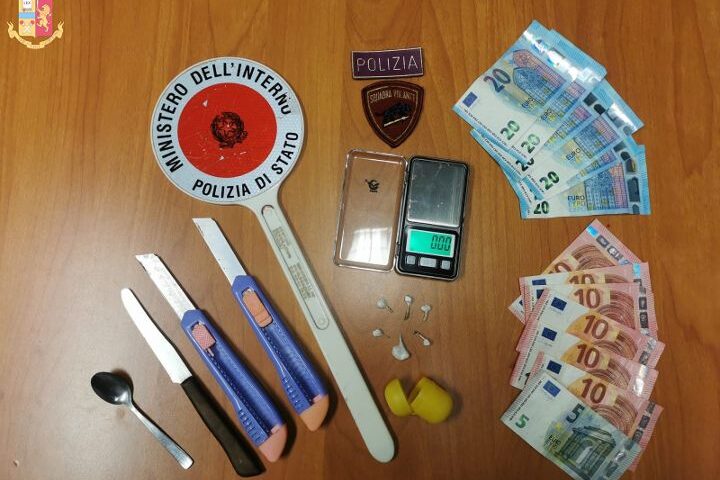 Noleggiano auto e spacciano droga a Cava de’ Tirreni, arrestati 2 pusher nocerini